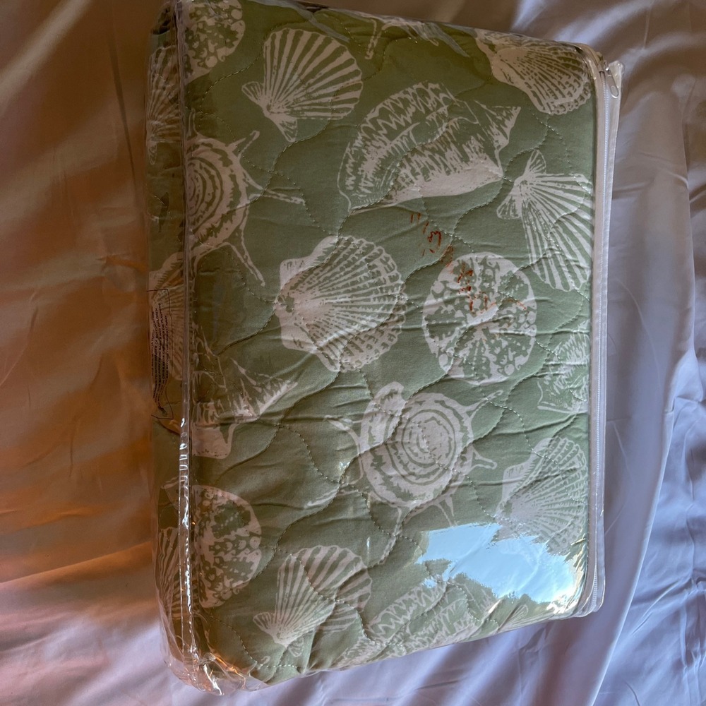 NEW Laura Ashley TWIN Size Linley Quilt & Sham Set Yellow and Blue Floral NIP - Picture 9 of 12
